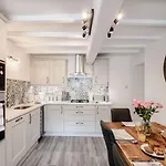 3 Bed In Pickering Oc-82856 * Thornton Dale