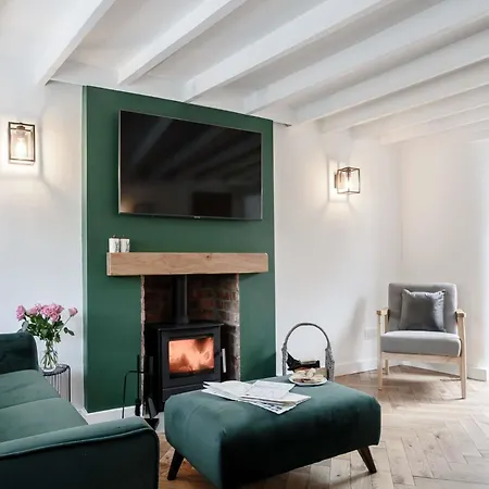 3 Bed In Thornton-le-dale 82856 *